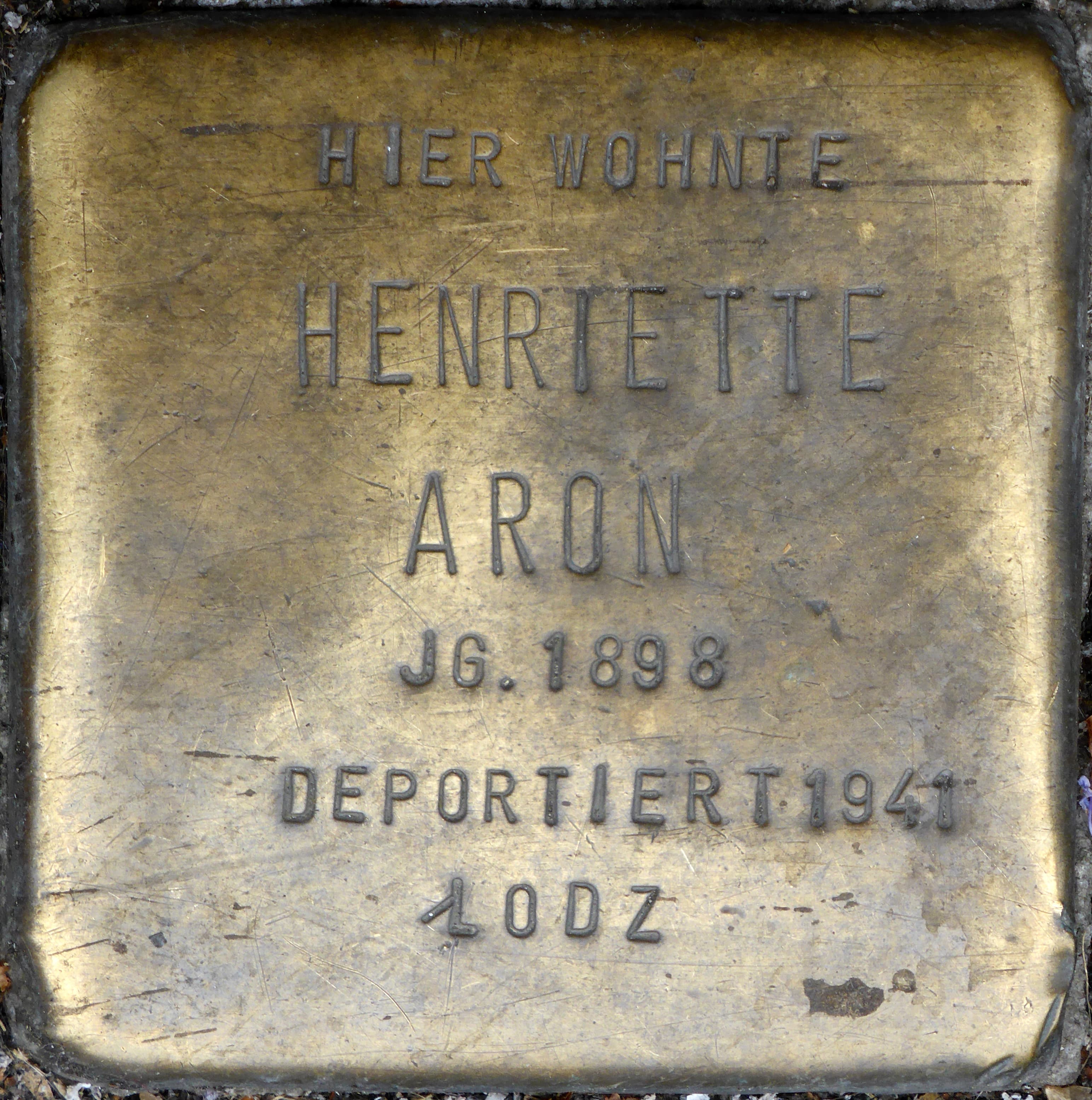 Henriette Aron