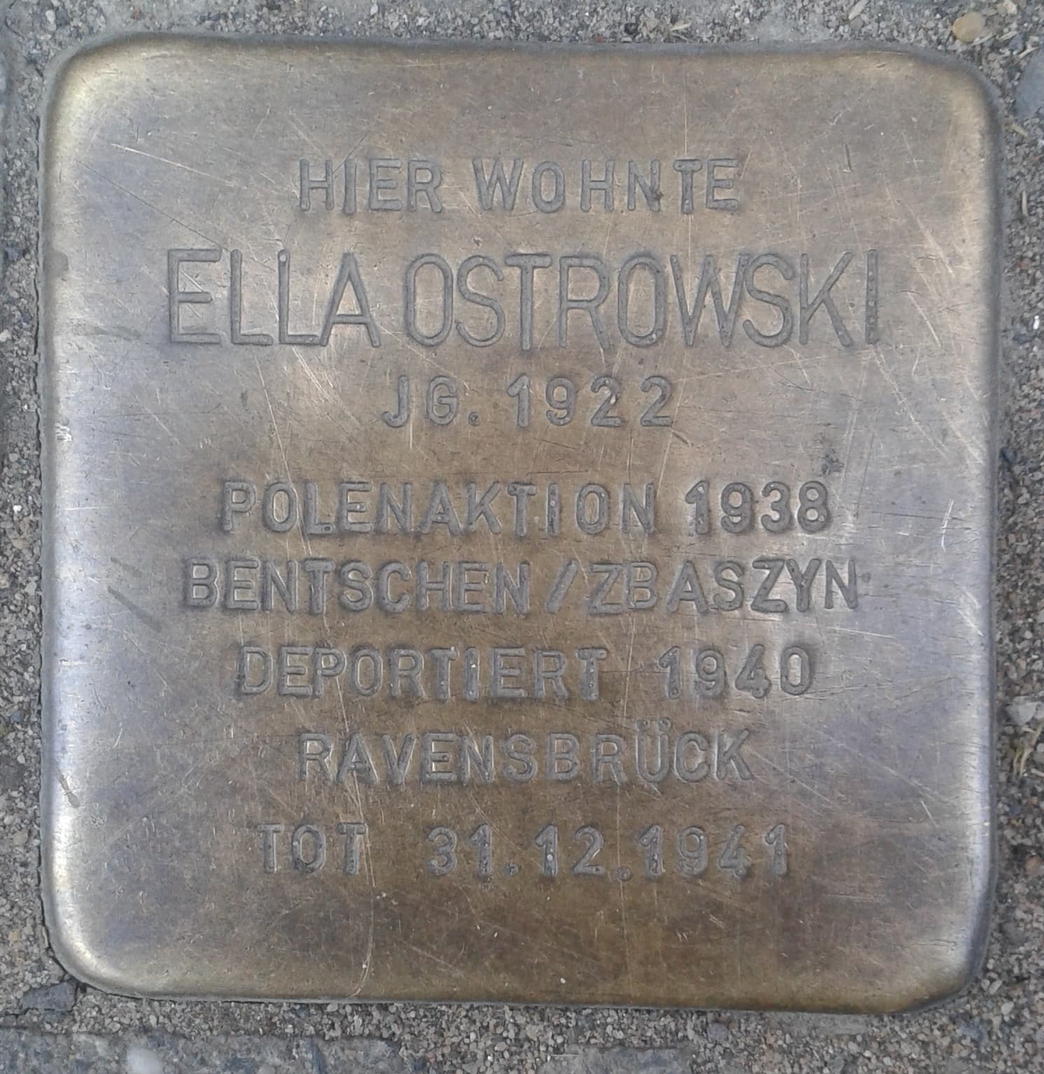 Ella Ostrowski