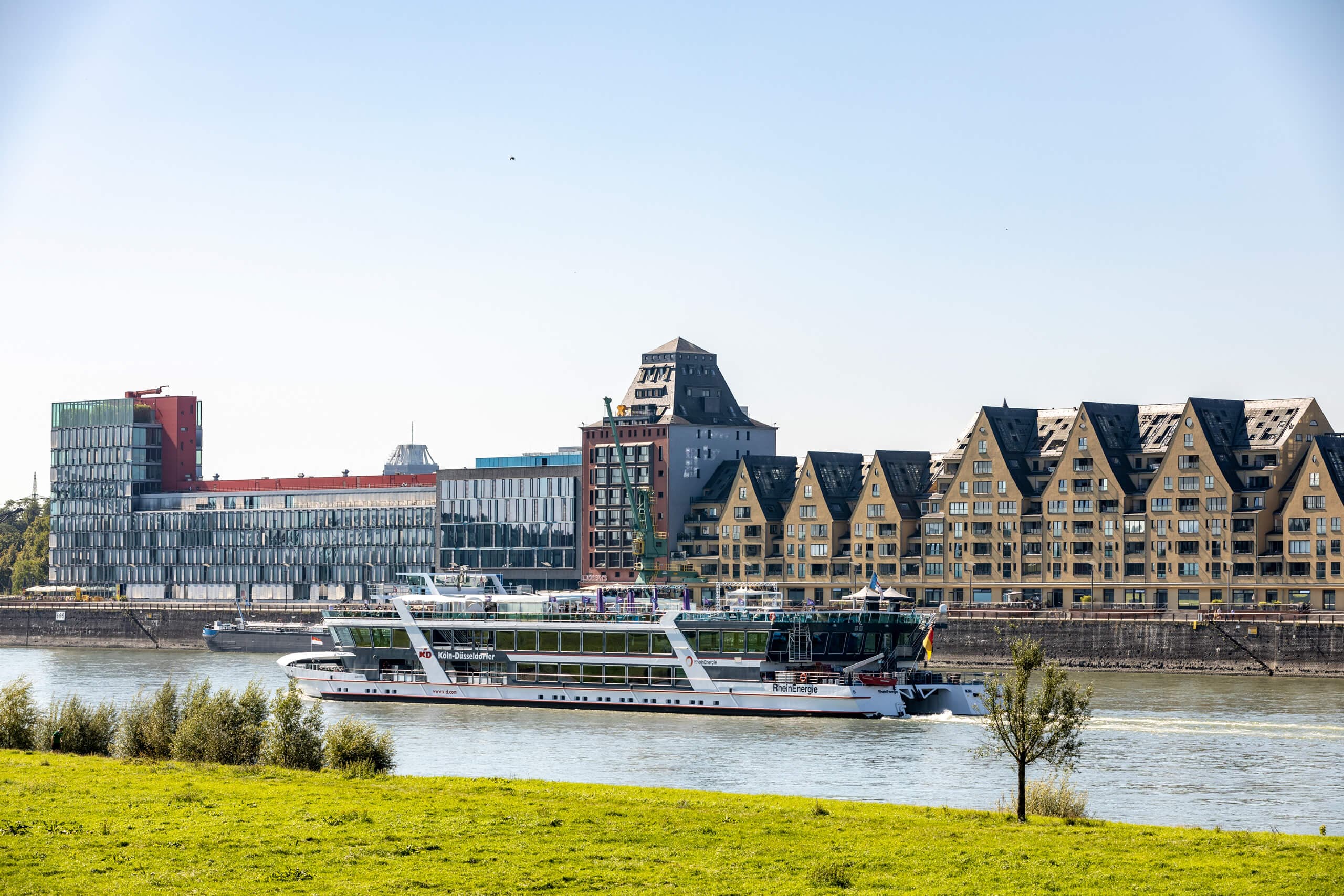 Sonntagsbrunch auf dem Rhein