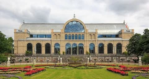 Antik- und Designmarkt in der Kölner Flora
